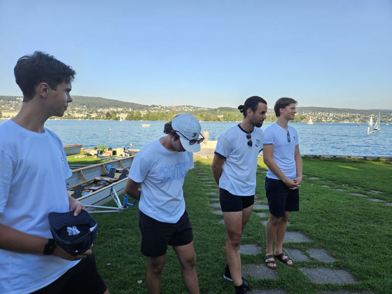 Rik Vils, Präsident des Seeclub Zürich (2.v.r.) mit seinem Trainingsteam