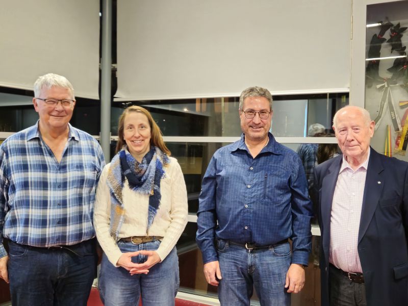 Clubgötti Hanspeter Frei, Barbara Grüter, Beat Moor, Clubgötti Fritz Kilchenmann (v.l.n.r.)