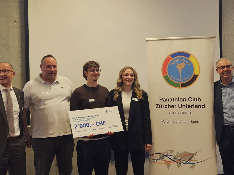 René Huber (Stadtpräsident Kloten), Mitglieder des Vorstands VBC, Thomas Keller (Laudator PCZU), v.l.n.r. 